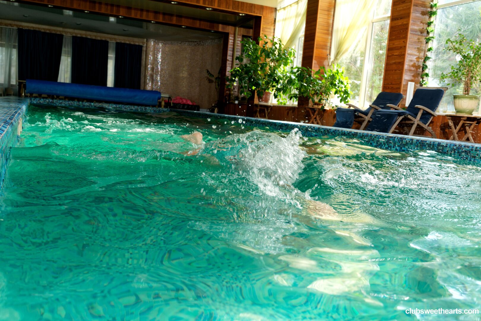 Pool splash - part 2/3
