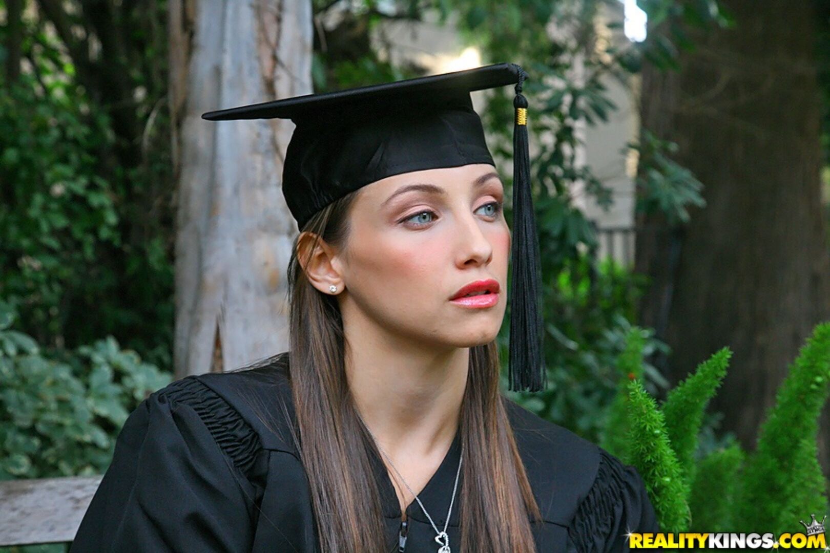 Grad Girls