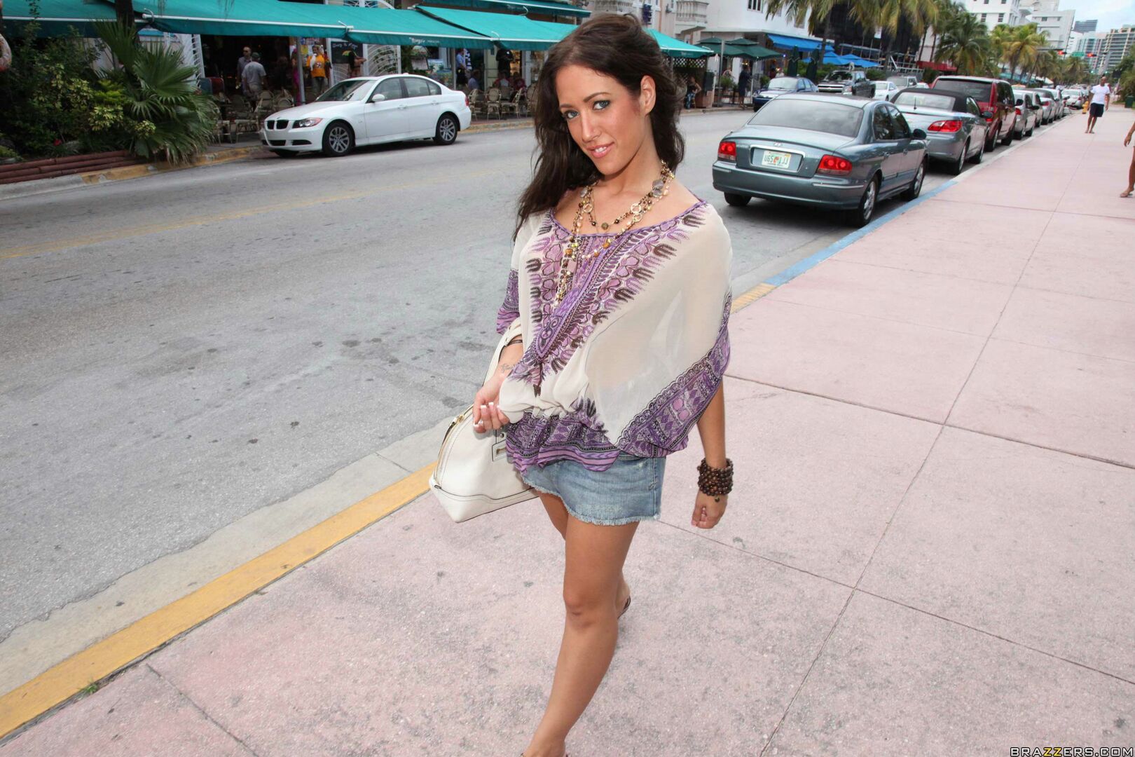 Canuck Cleans Her Pipes In Miami