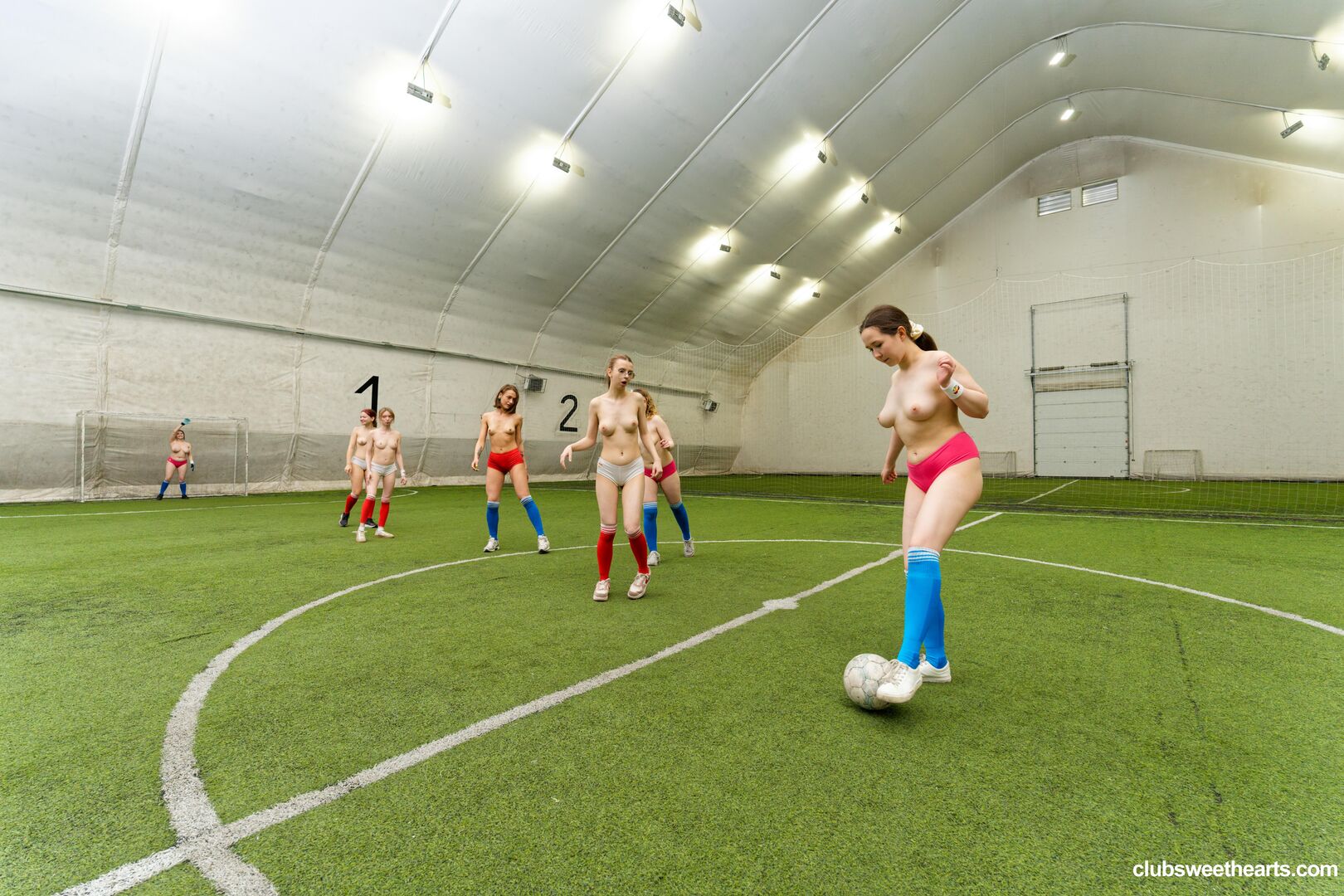 Score with sweethearts! 1/3