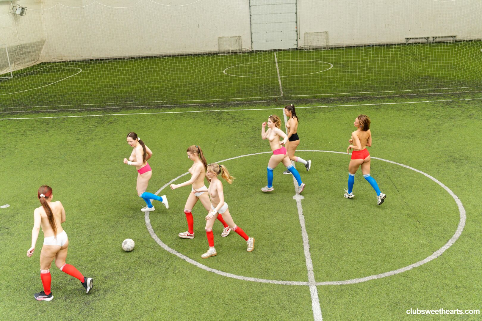 Score with sweethearts! 1/3