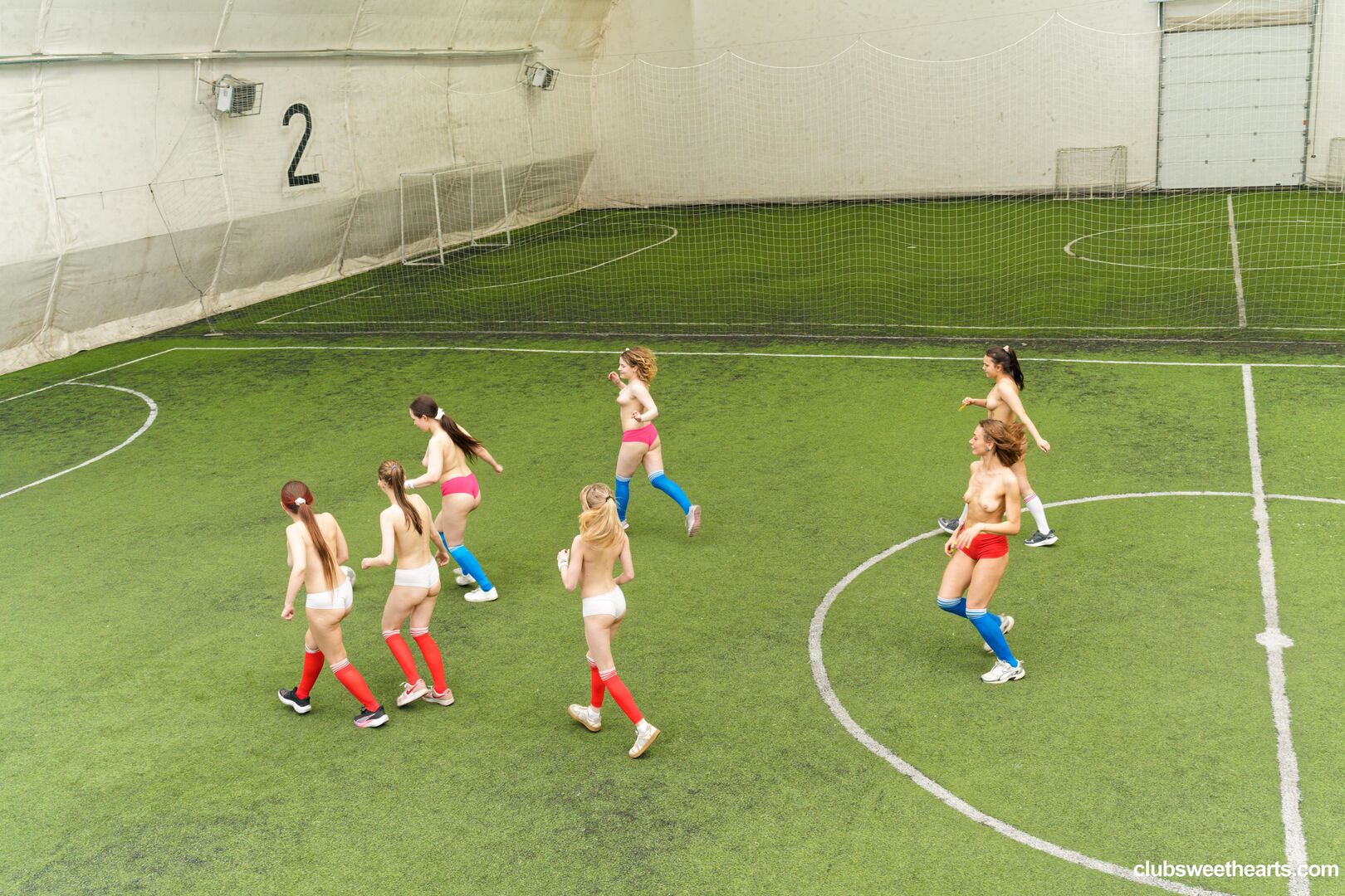 Score with sweethearts! 1/3