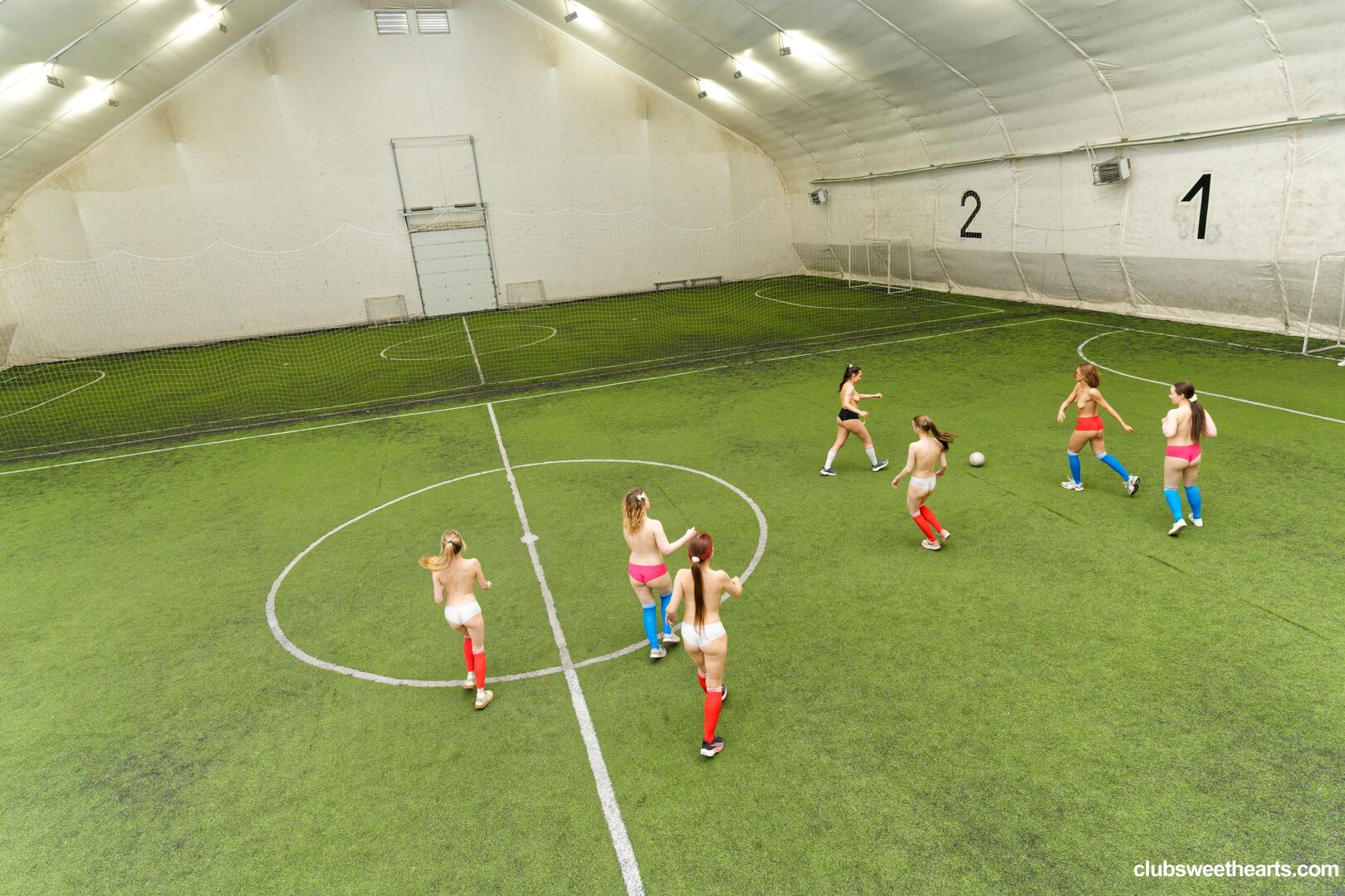 Score with sweethearts! 1/3