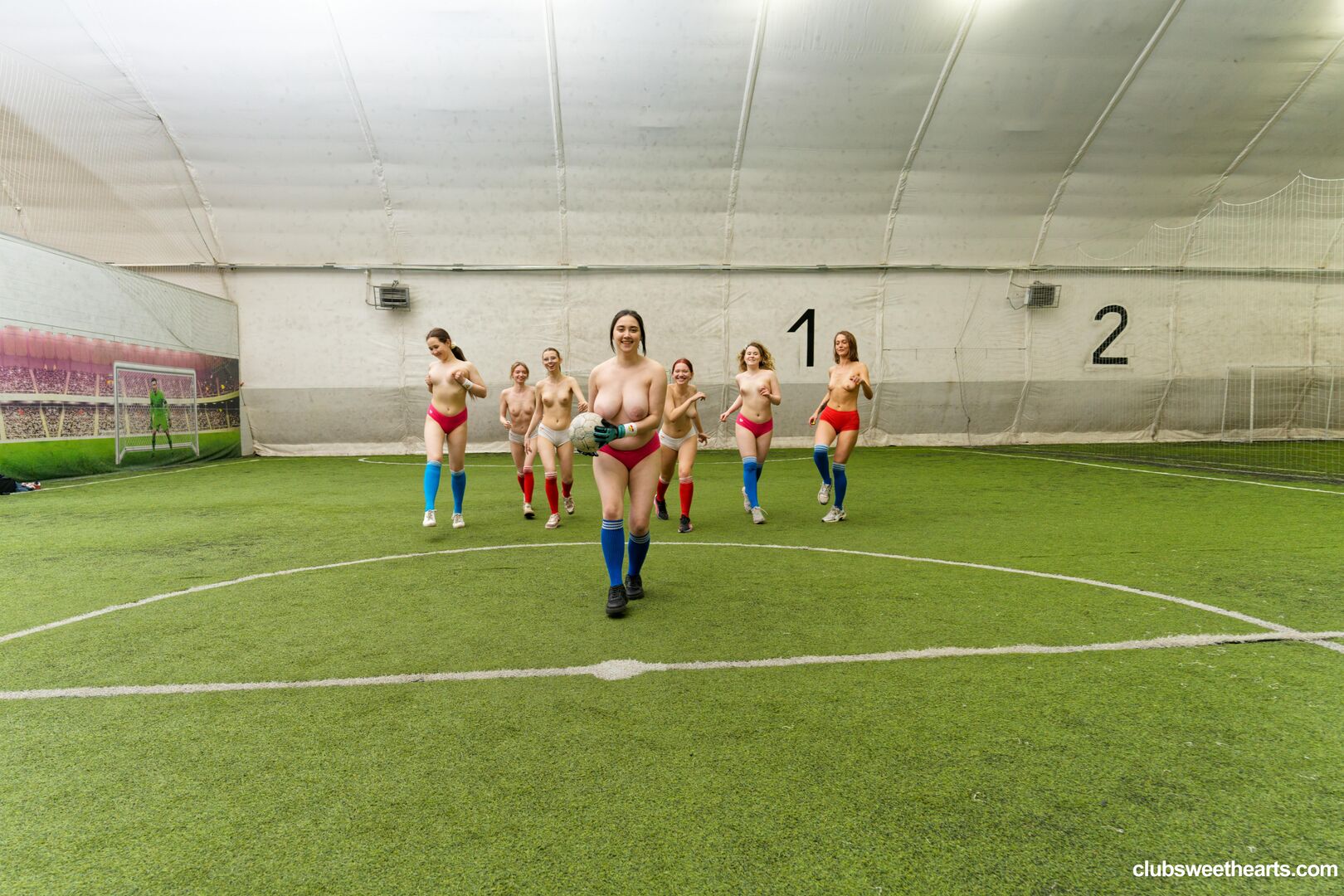 Score with sweethearts! 1/3