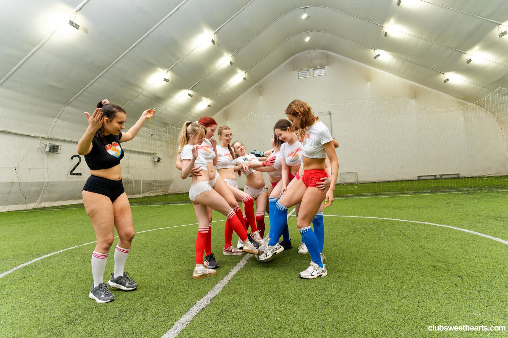 Score with sweethearts! 1/3