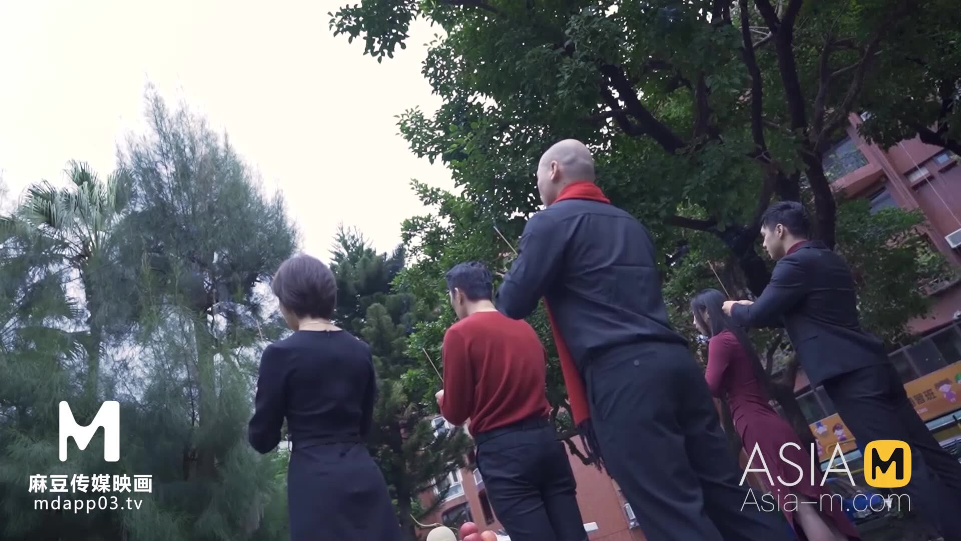 AsiaMedia: Sex Family