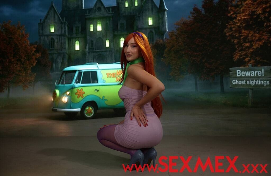 NO SCOOBY DOO - FREDDY AND DAFNE - BANGIN' IN THE HAUNTED MANSION . Lula Stocch