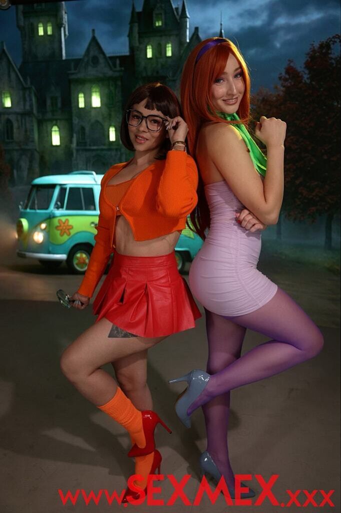 NO SCOOBY DOO - FREDDY AND DAFNE - BANGIN' IN THE HAUNTED MANSION . Lula Stocch