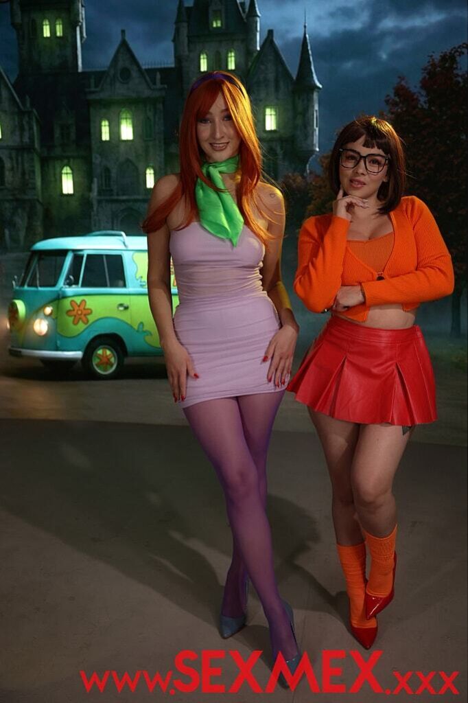 NO SCOOBY DOO - FREDDY AND DAFNE - BANGIN' IN THE HAUNTED MANSION . Lula Stocch