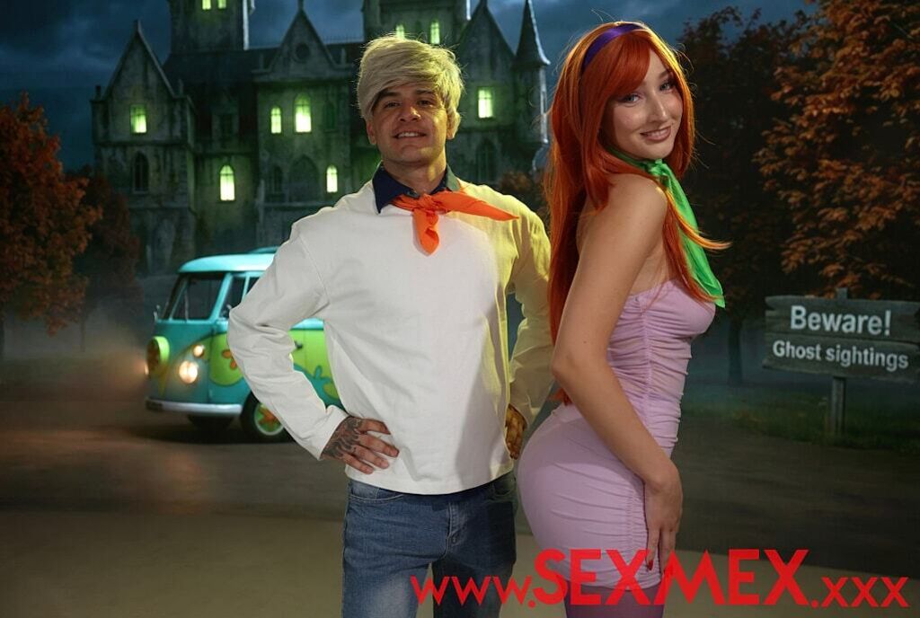 NO SCOOBY DOO - FREDDY AND DAFNE - BANGIN' IN THE HAUNTED MANSION . Lula Stocch