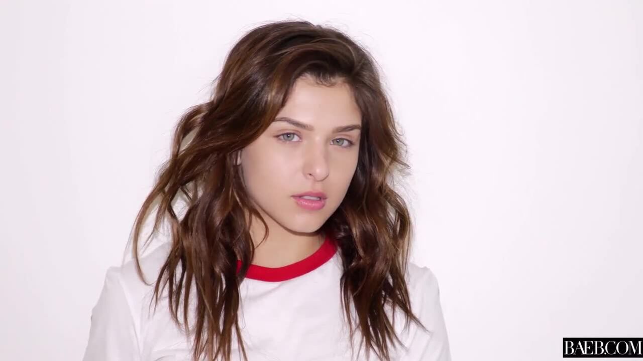 Nina North and Leah Gotti: Brunette Threesome