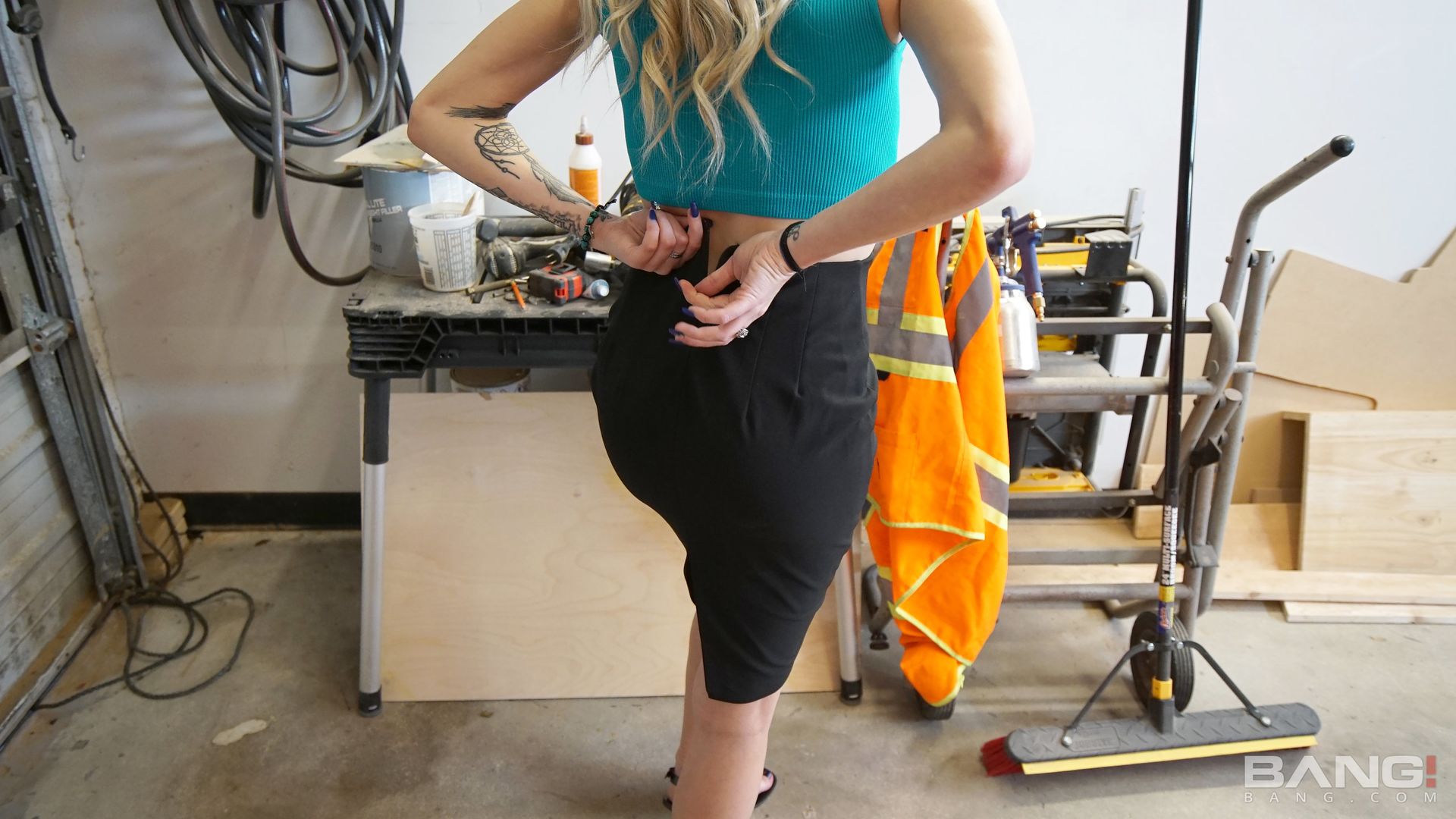 Josie Jewells Works Two Jobs And Just Wants To Some Dick