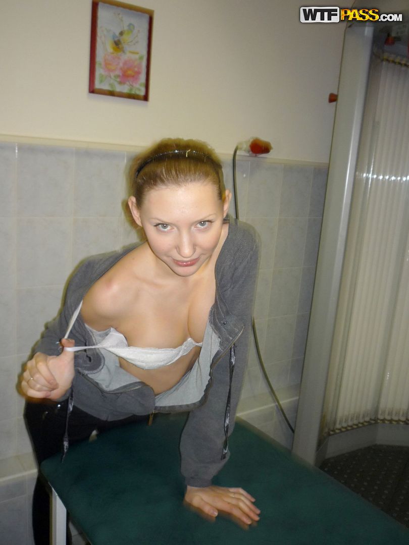Amateurs naked in the sauna