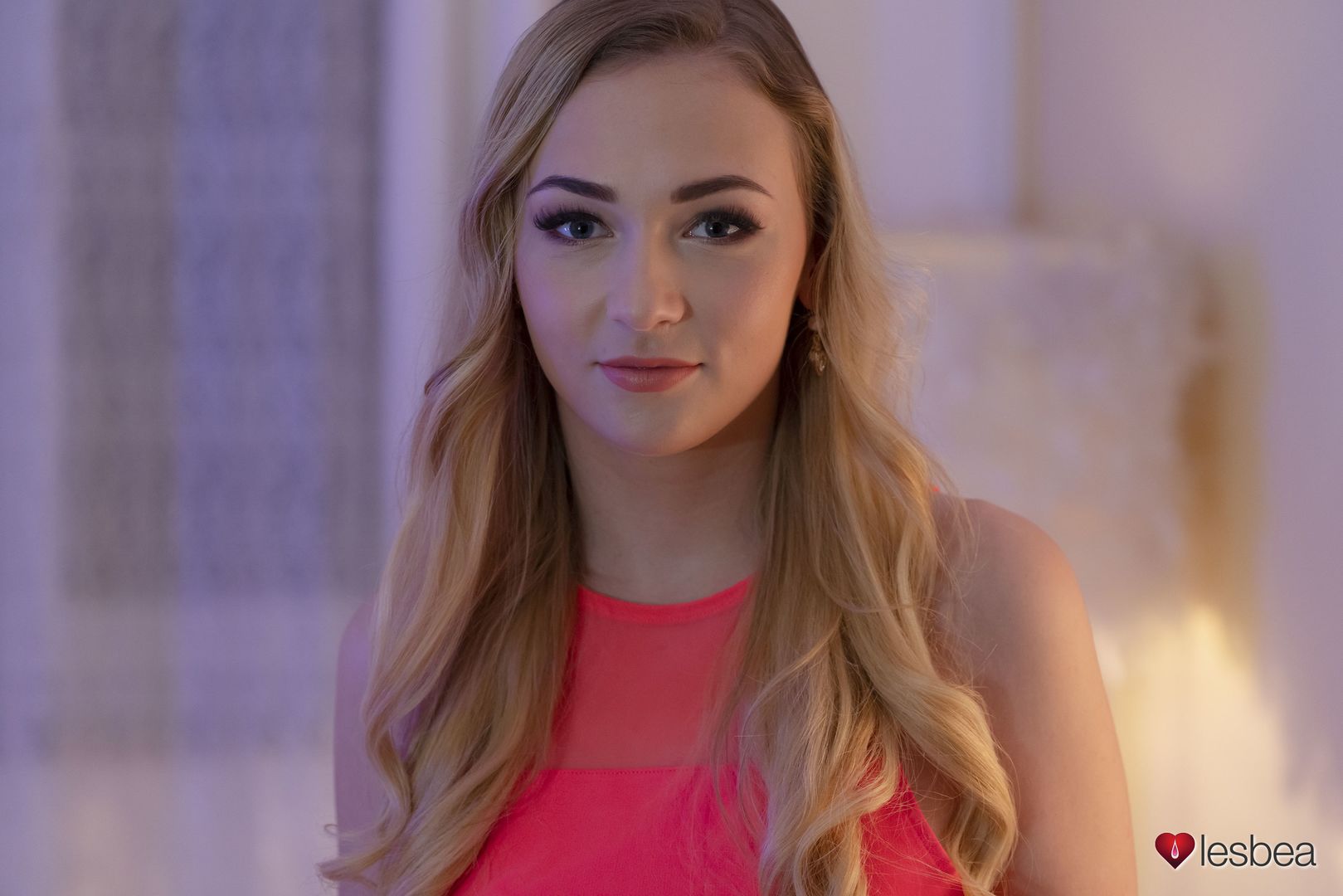 Hot UK brunette licks blonde teen