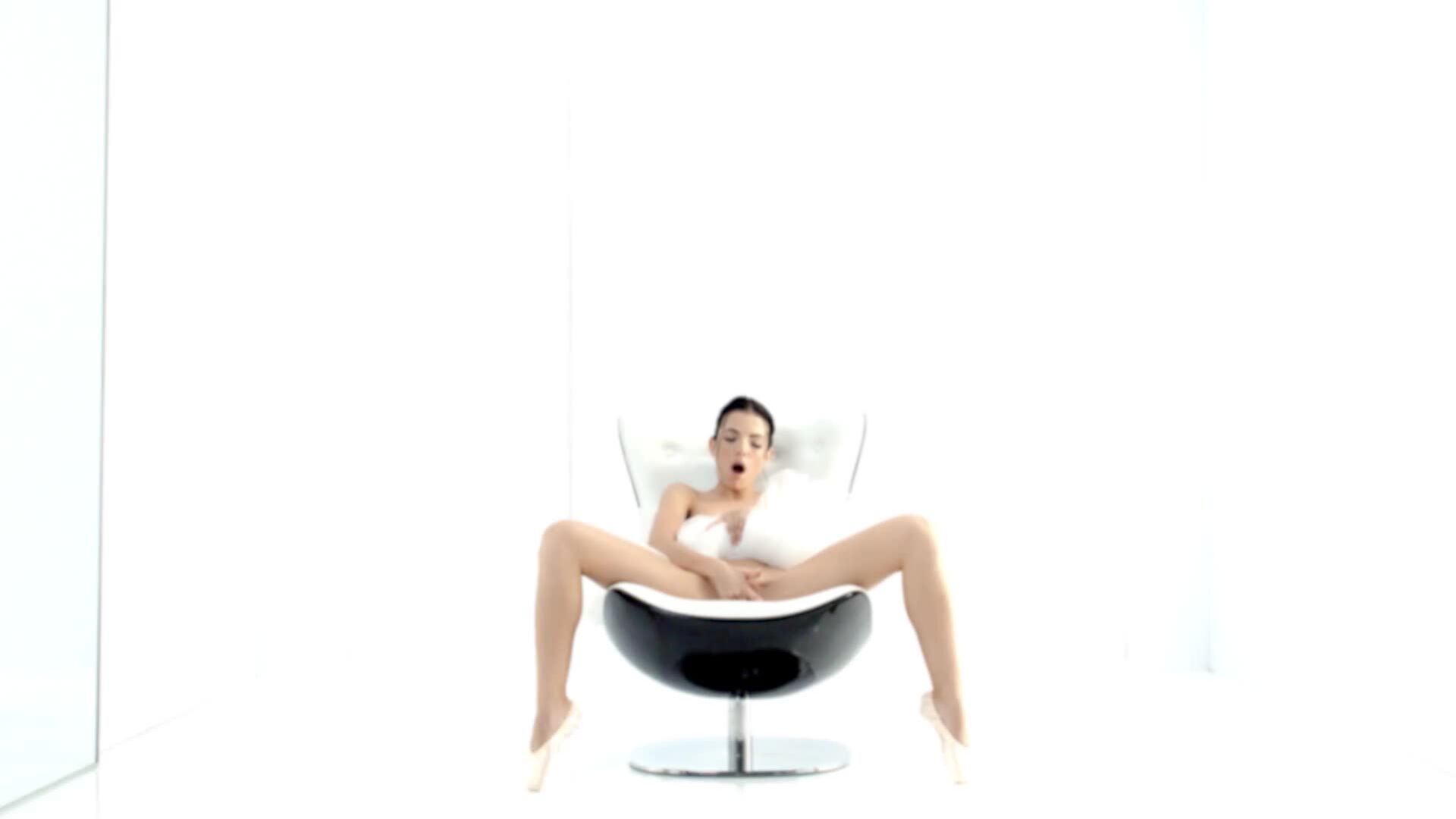 WhiteBoxxx: Nancy