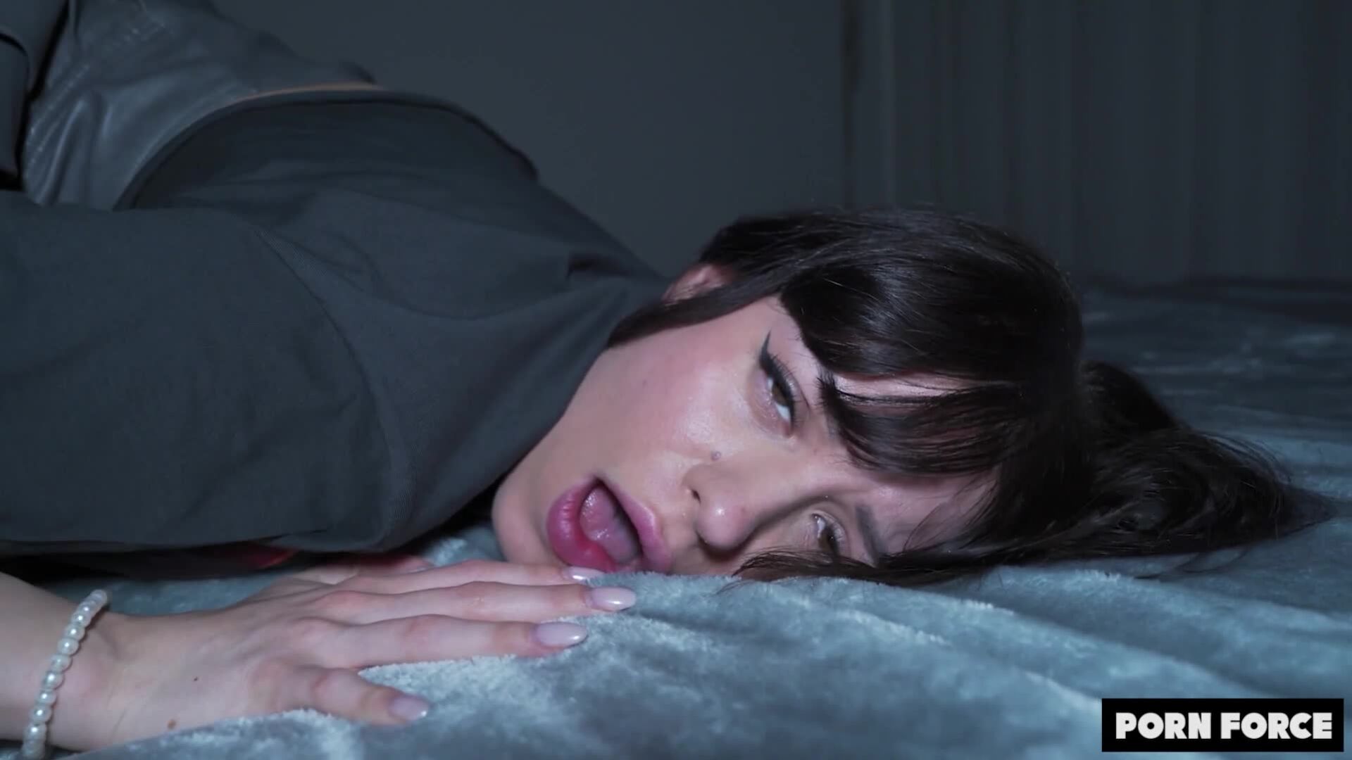 Mia Stone: EXTREME SQUIRTING ORGASM