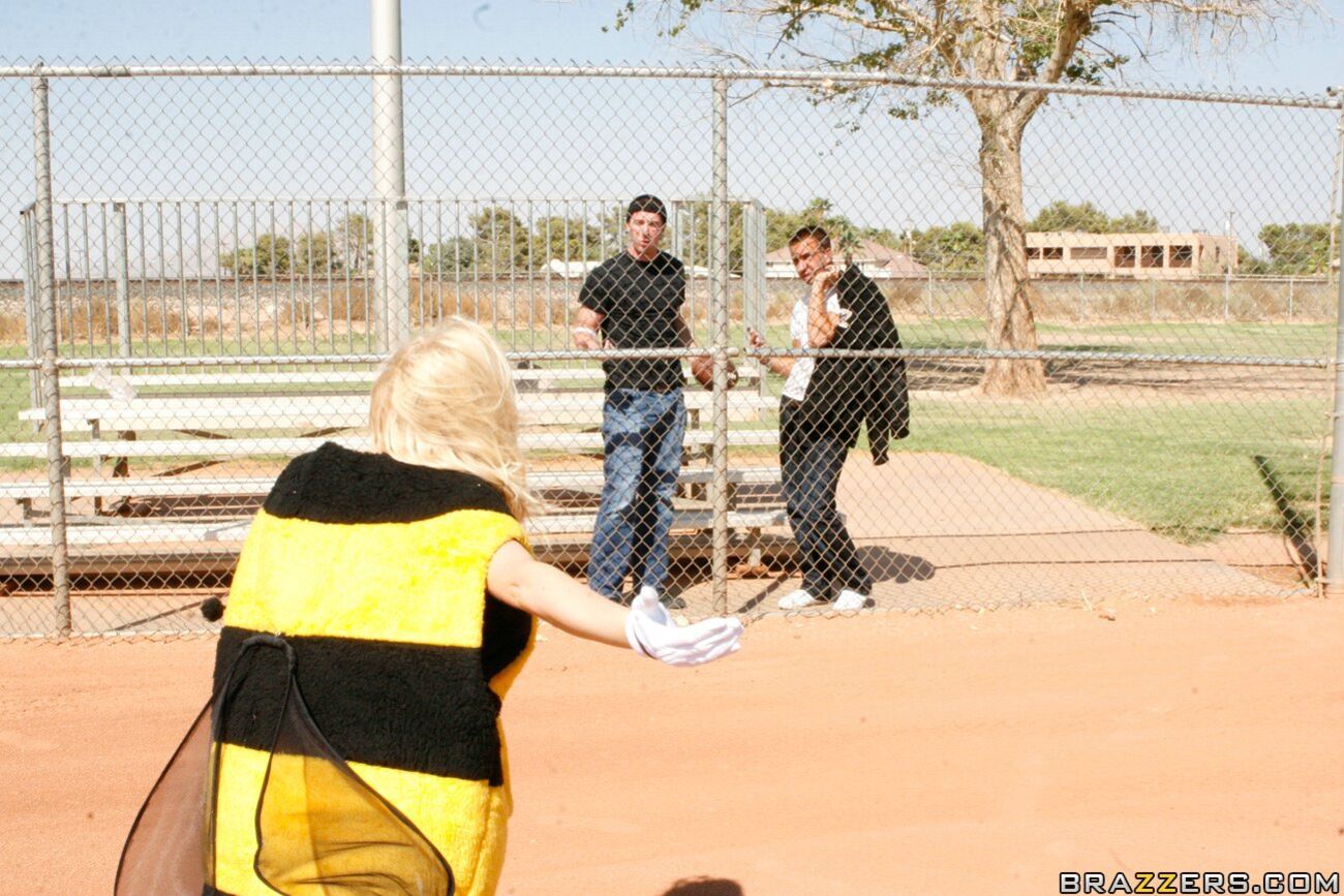 Mascot! Show Me Your Moves