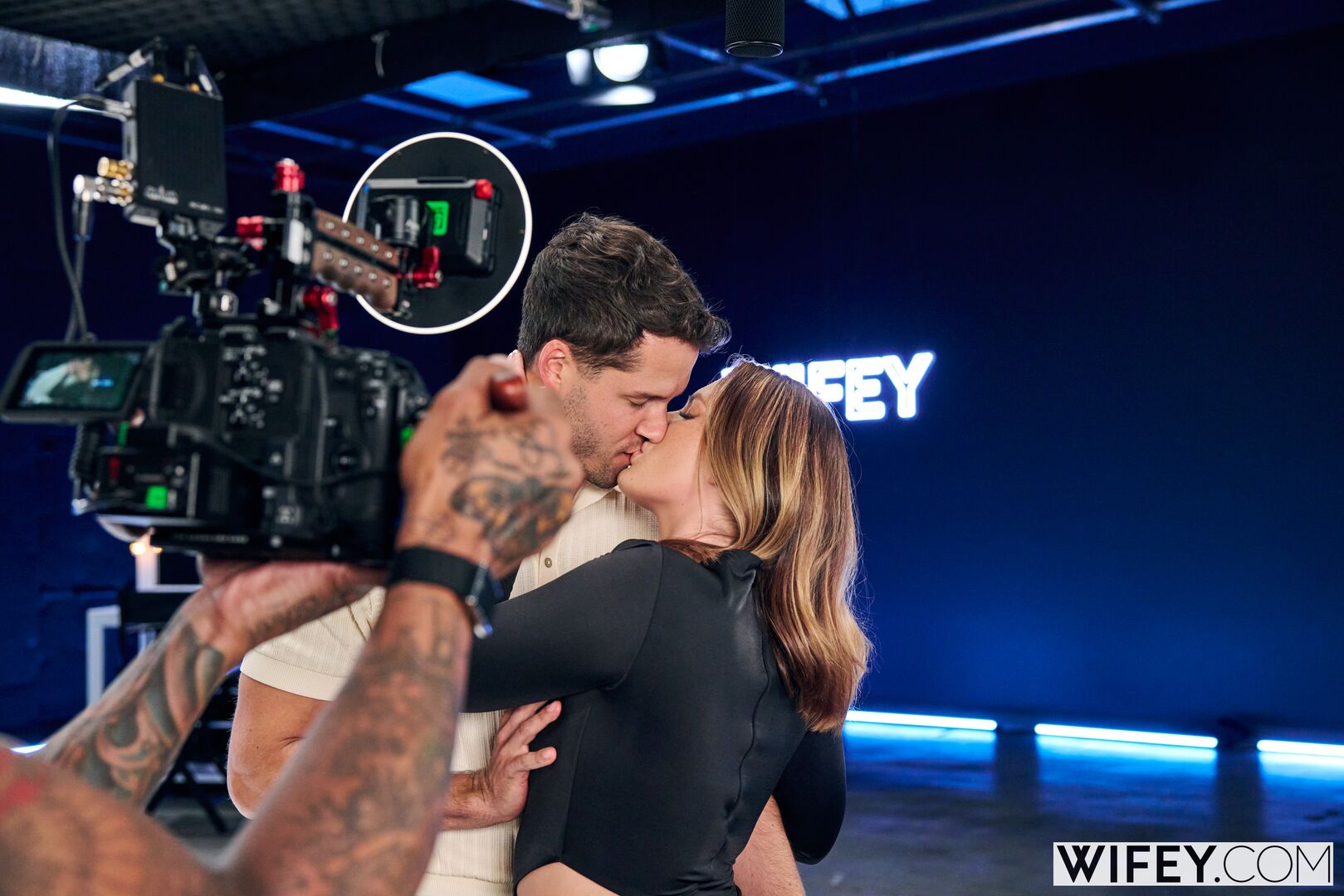 Paisley and Justin: Thick Hotwife Wants Another Mans Cum