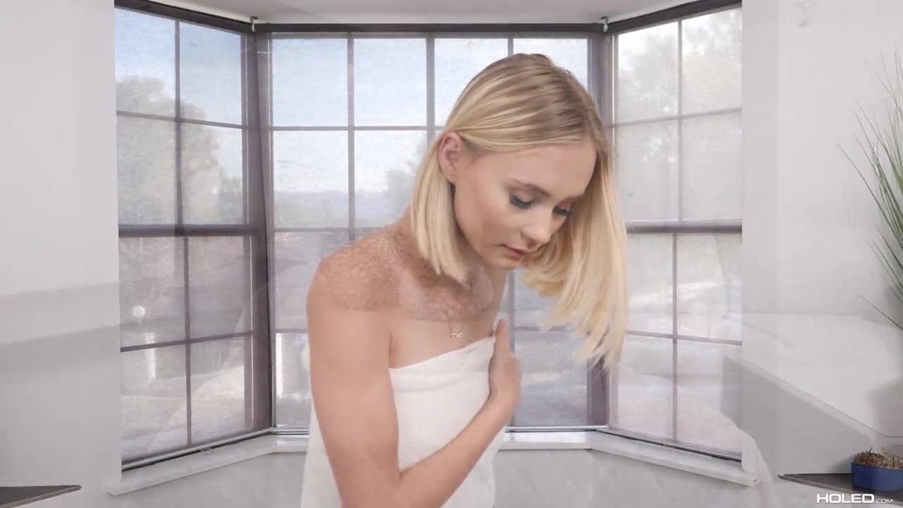 Alicia Williams: Bath And Anal