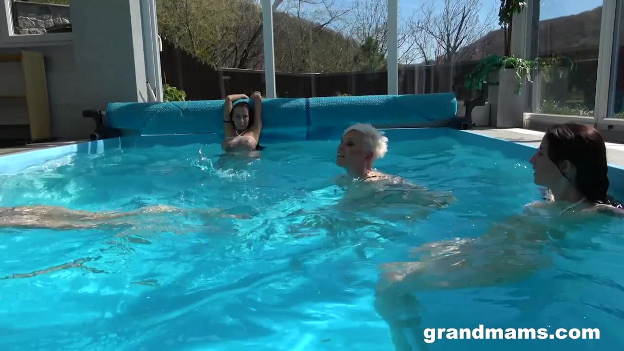 Grandmams: Granny Pool Orgy