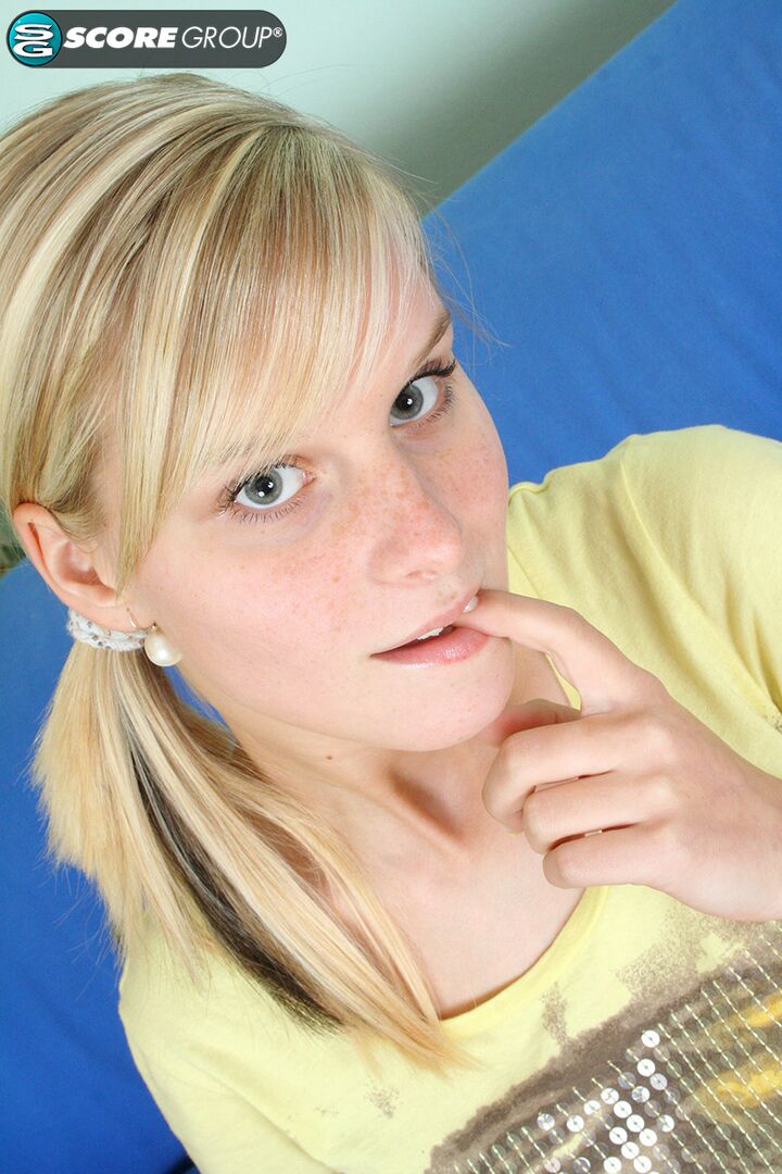 Marry Queen is 18, blond, stacked and screwing a hung stud.