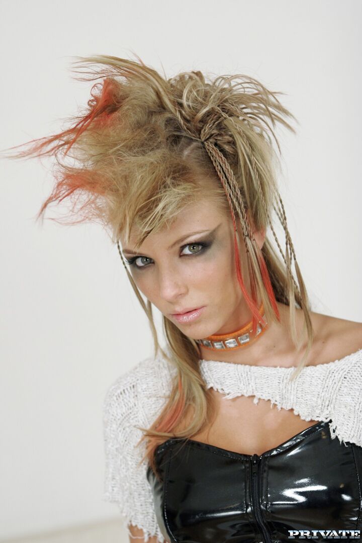 Punk Rock Pussy Starring Gina and Laura