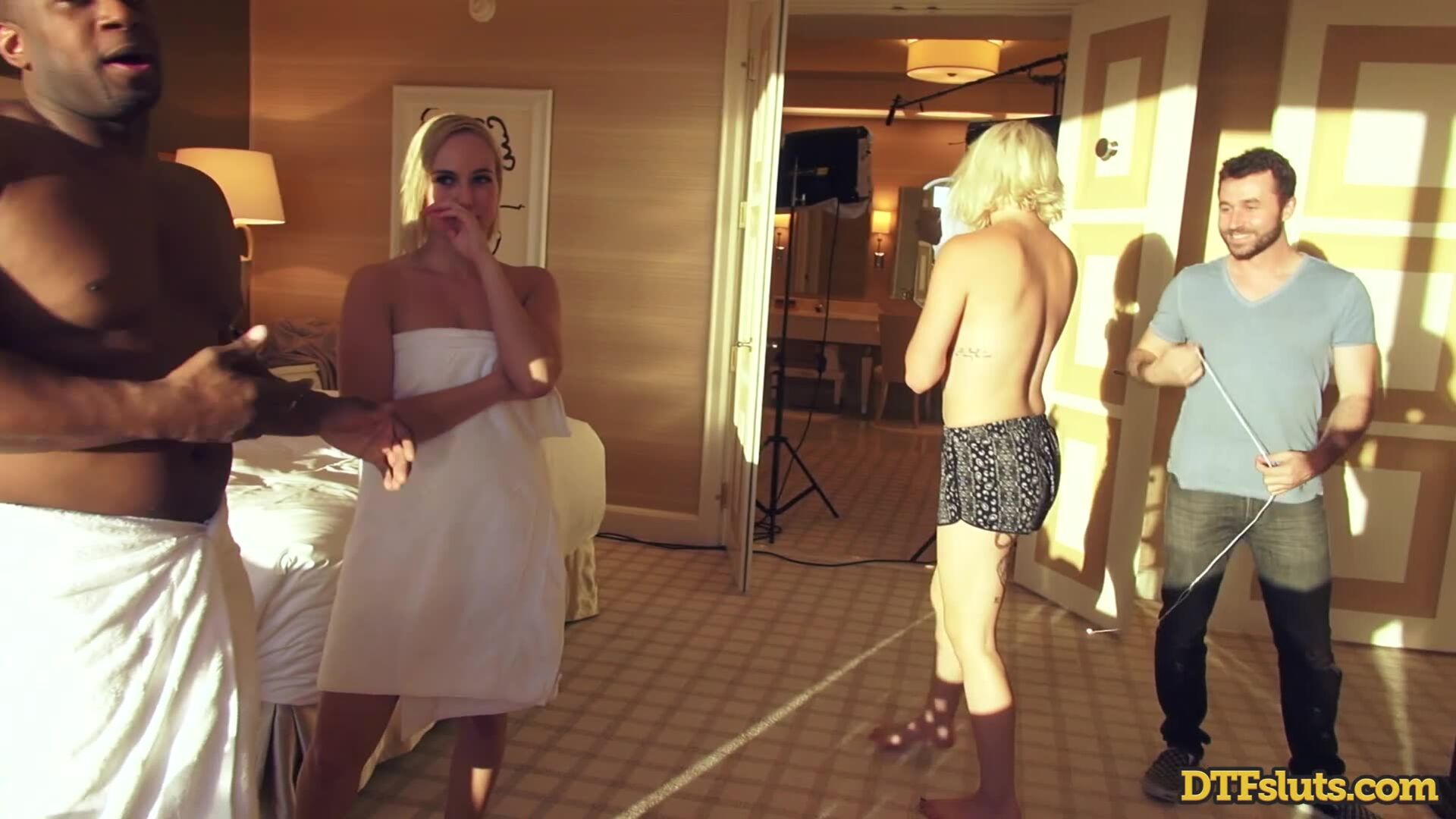 Marilyn & Kate: A Special Room Service Orgy