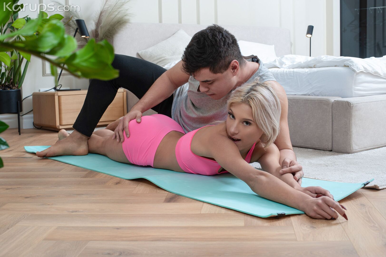 Stretch the Girl