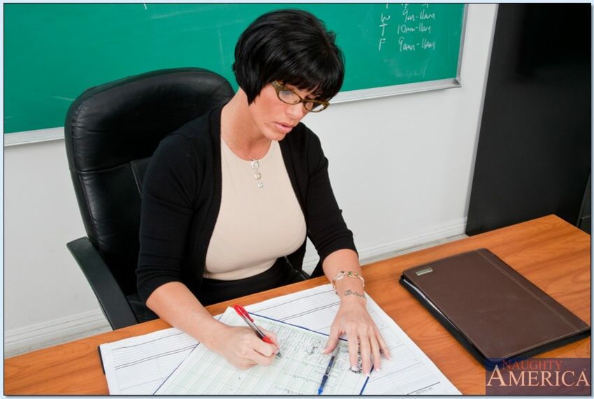 Shay Fox fucking in the desk with her glasses