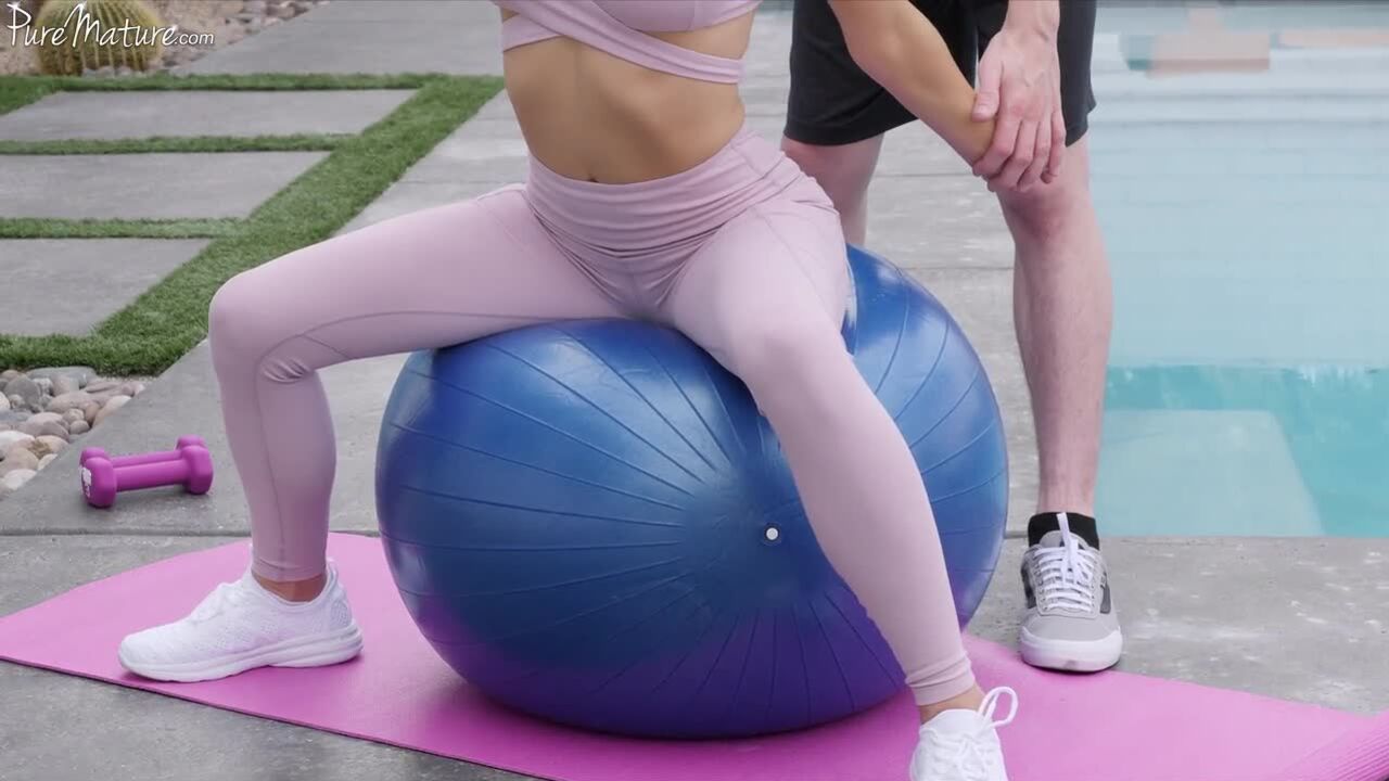 Eva Long: Backyard Workout