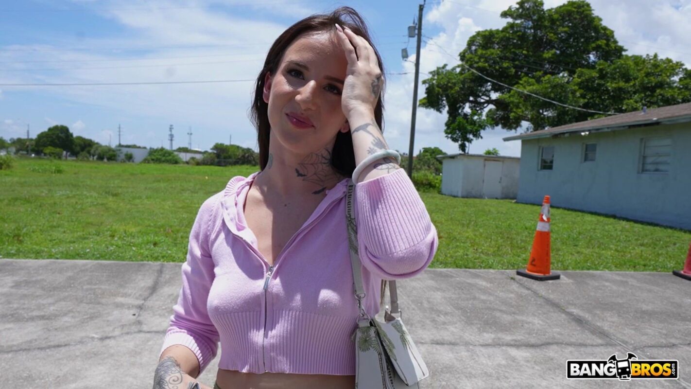 Isla Wild Fucks a Big Cock Because She Got Dumped