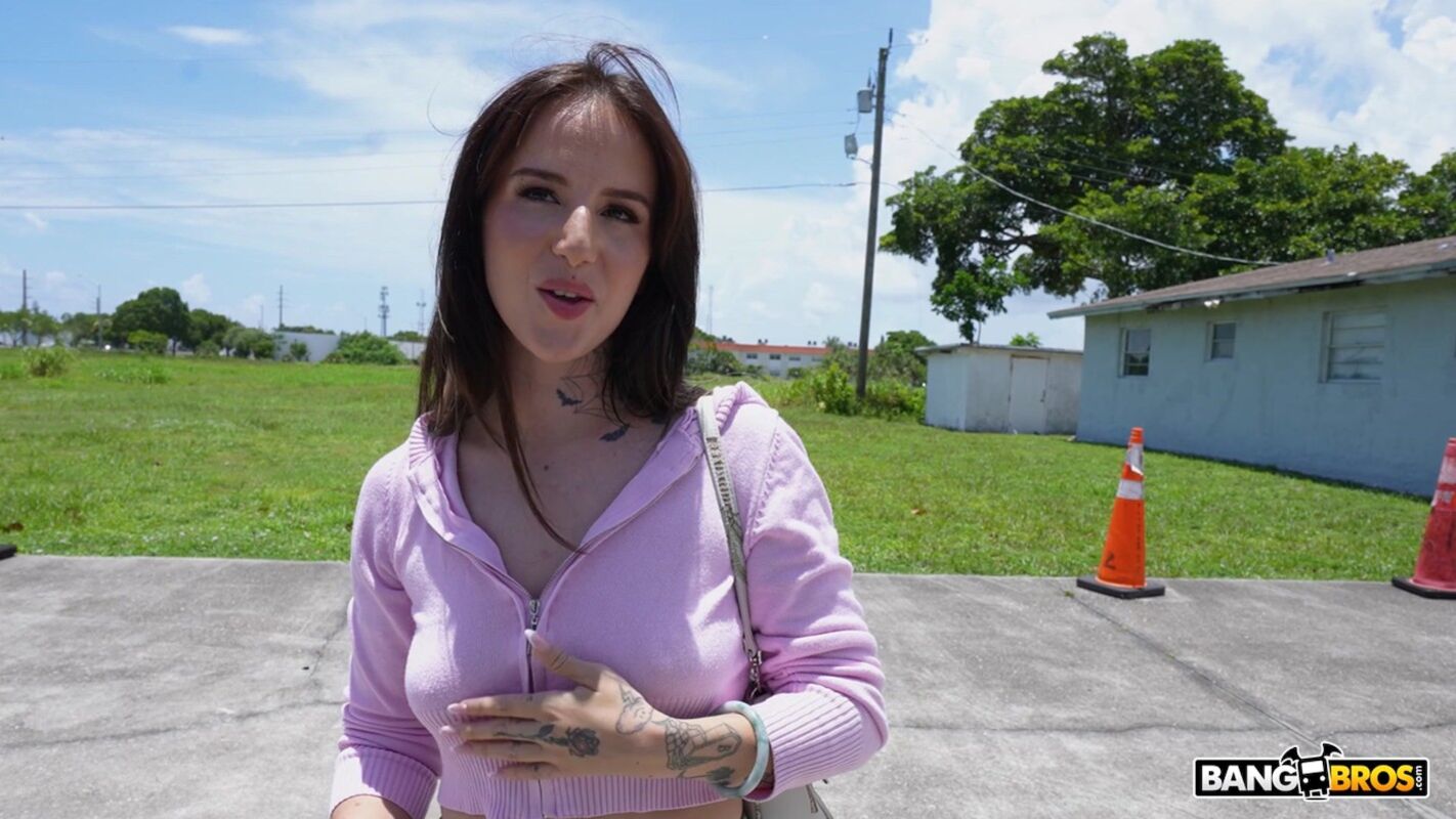 Isla Wild Fucks a Big Cock Because She Got Dumped