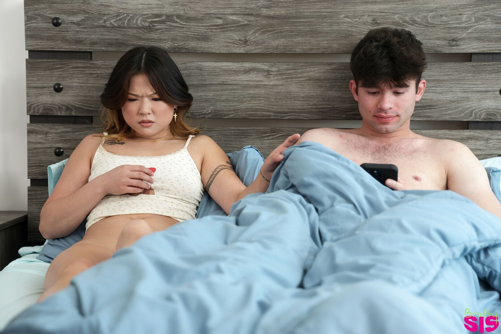 I Woke Up In My Stepbros Bed - S42:E2