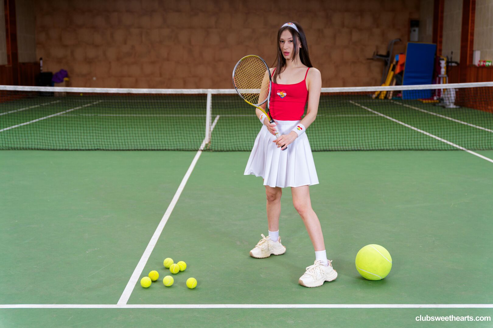 Tanya ray loves tennis