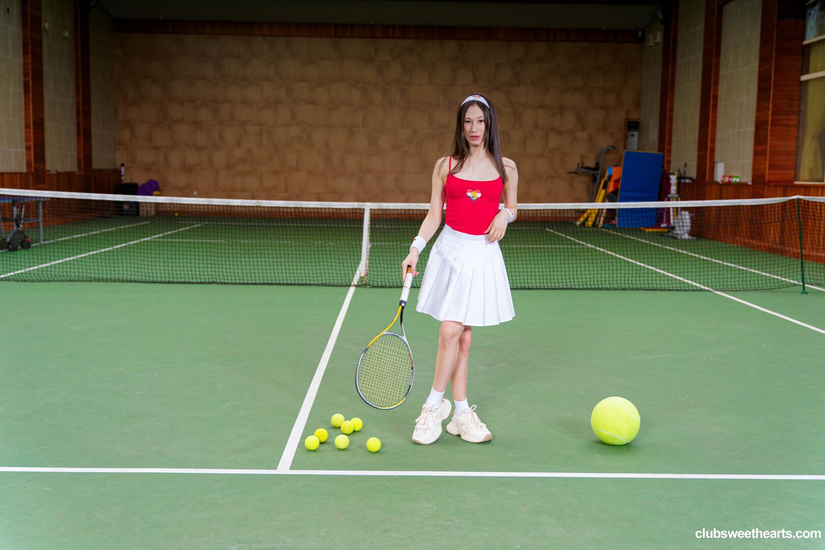 Tanya ray loves tennis