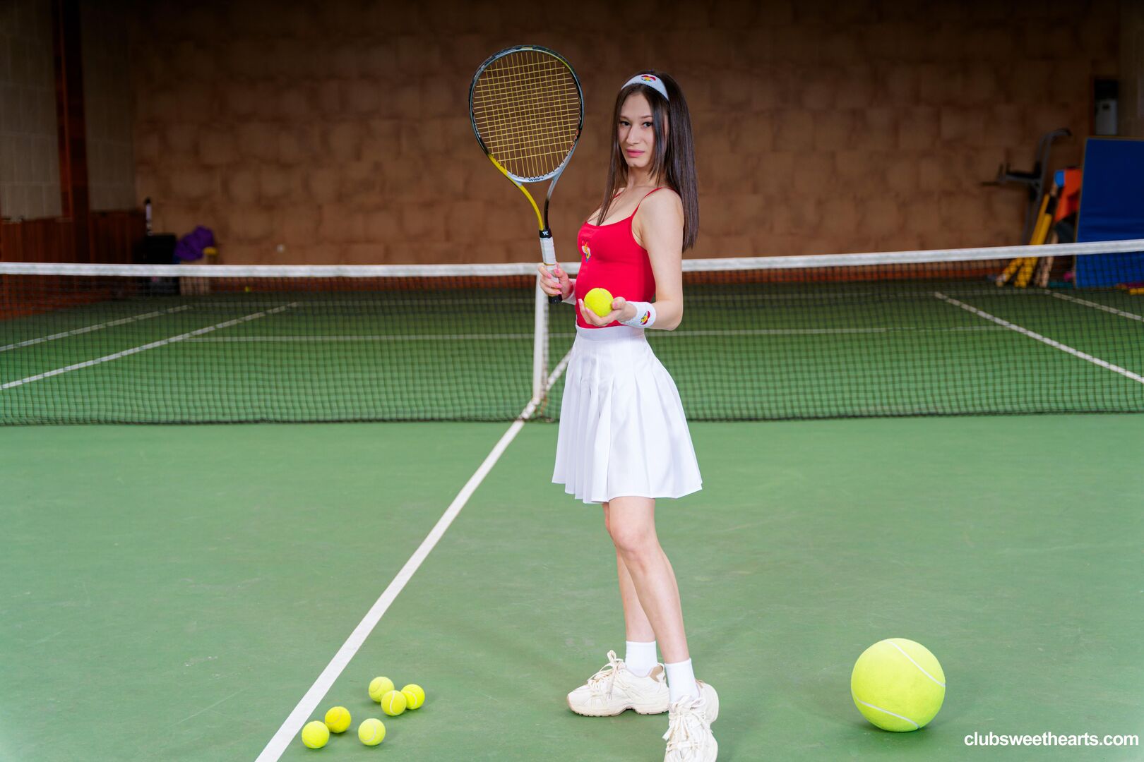 Tanya ray loves tennis