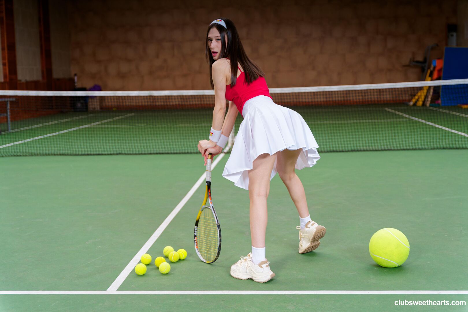Tanya ray loves tennis