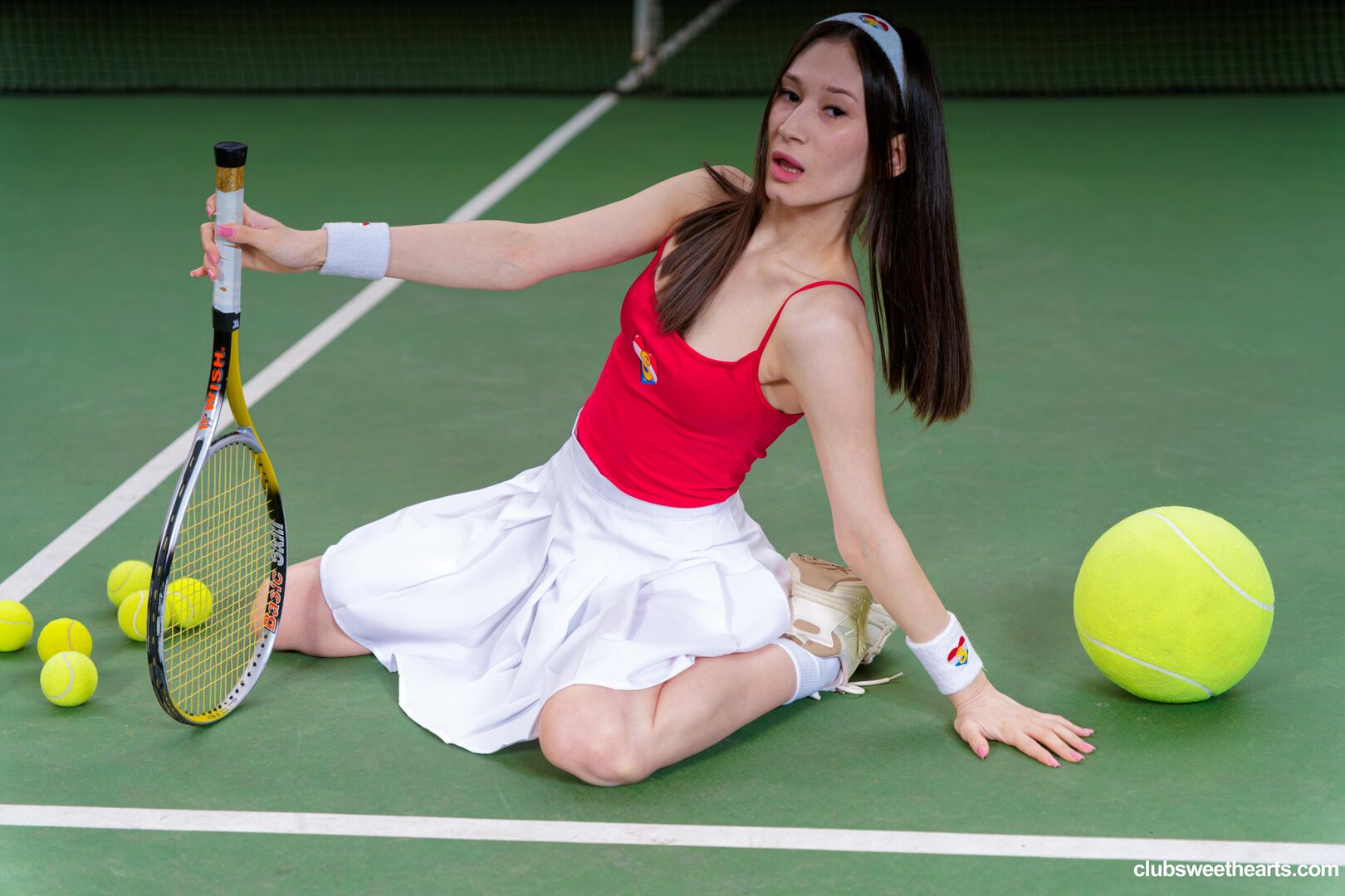 Tanya ray loves tennis