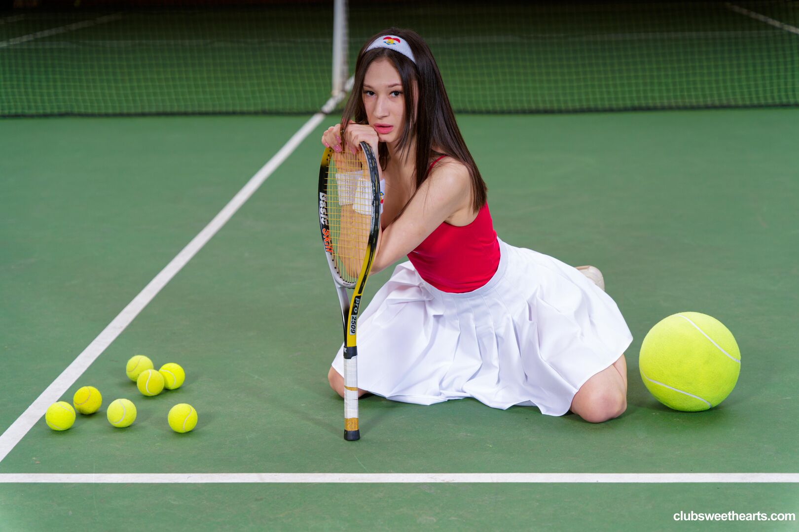 Tanya ray loves tennis