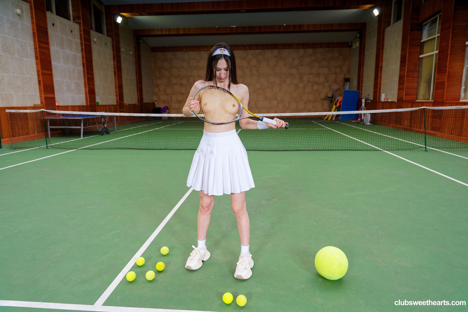 Tanya ray loves tennis