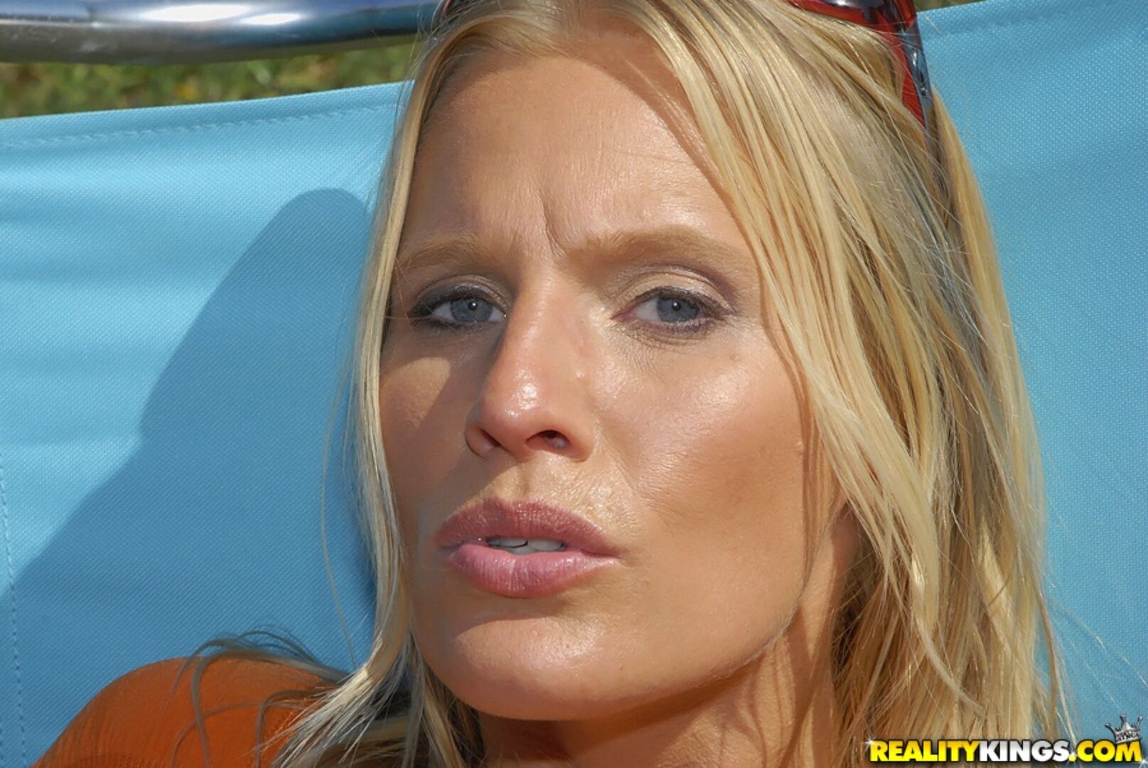 Picnic Pussy 3108