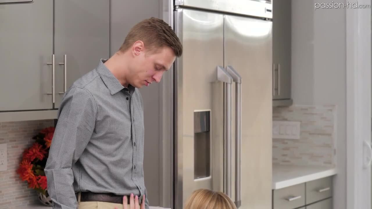 Charlotte Sins: Deepthroat Hunger