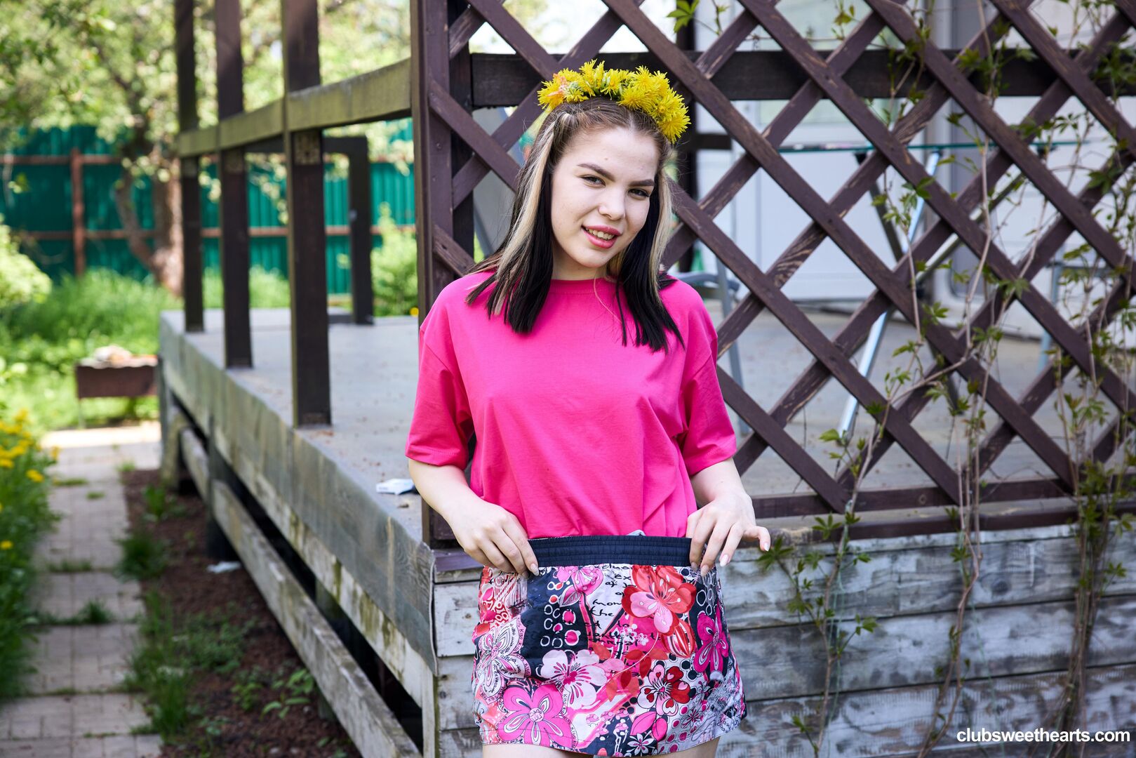 Petite bella fawn in bloom