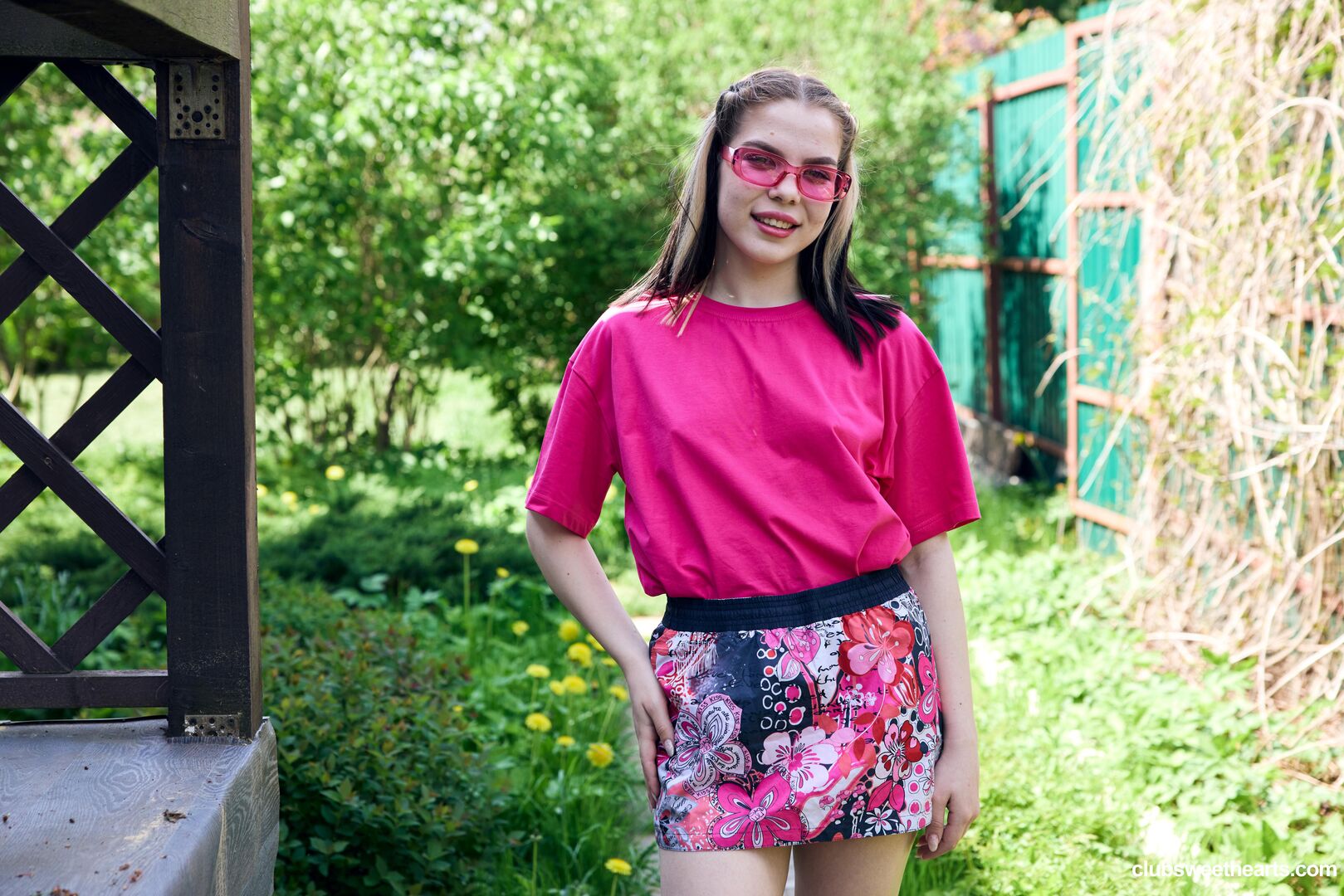 Petite bella fawn in bloom