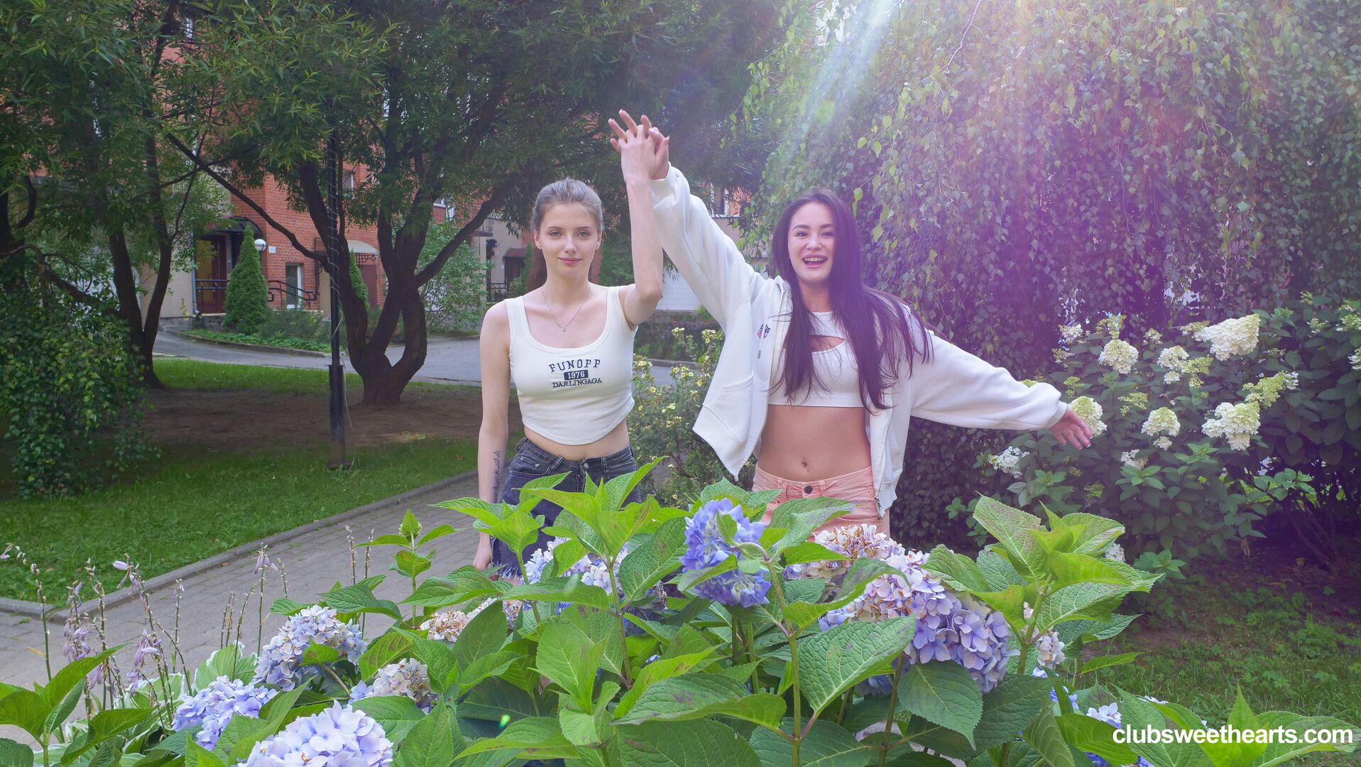 Pillow fight with amelia ost & newbie miss len