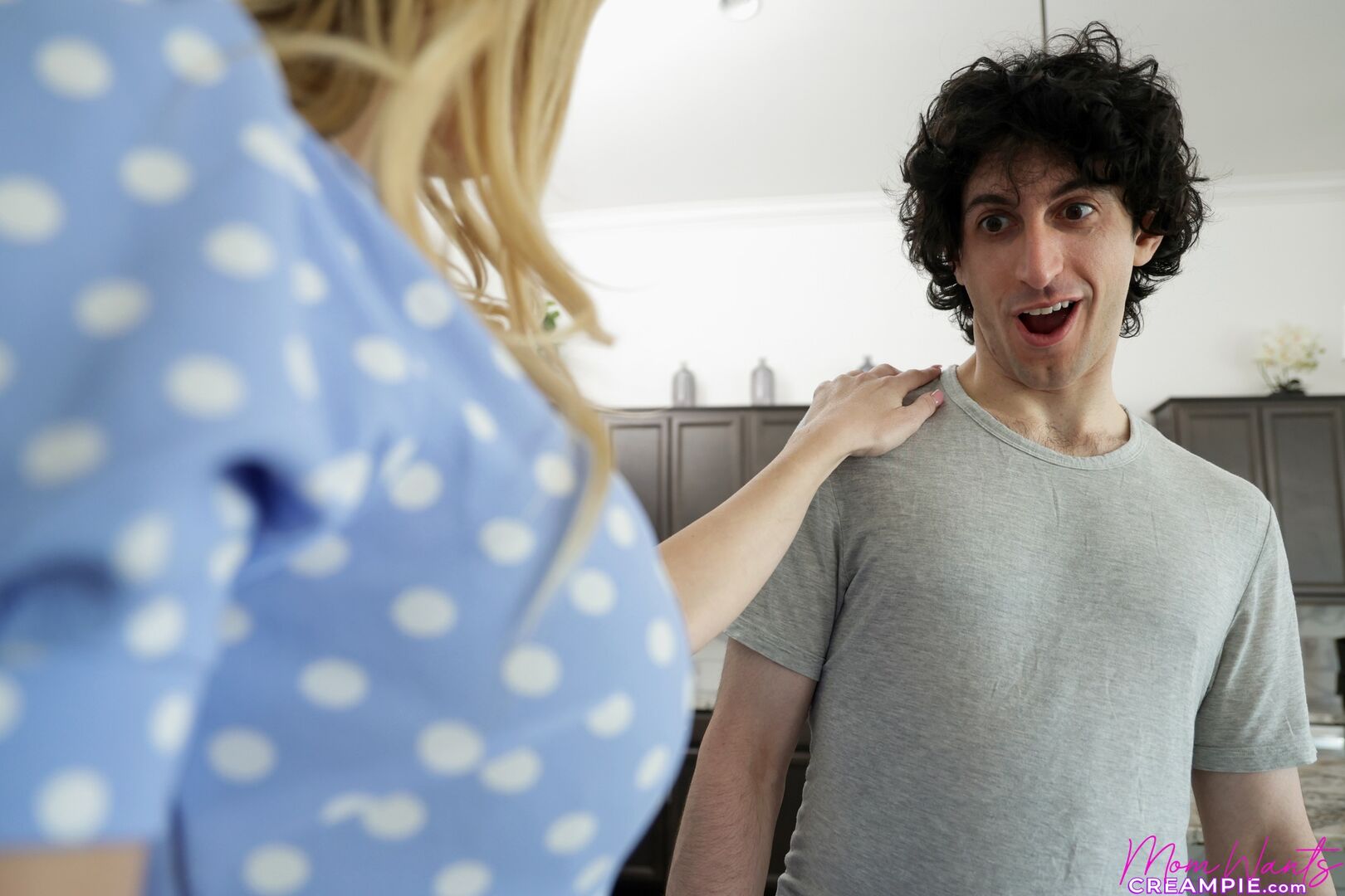I Need Some Of Your Icing Stepson - S9:E5