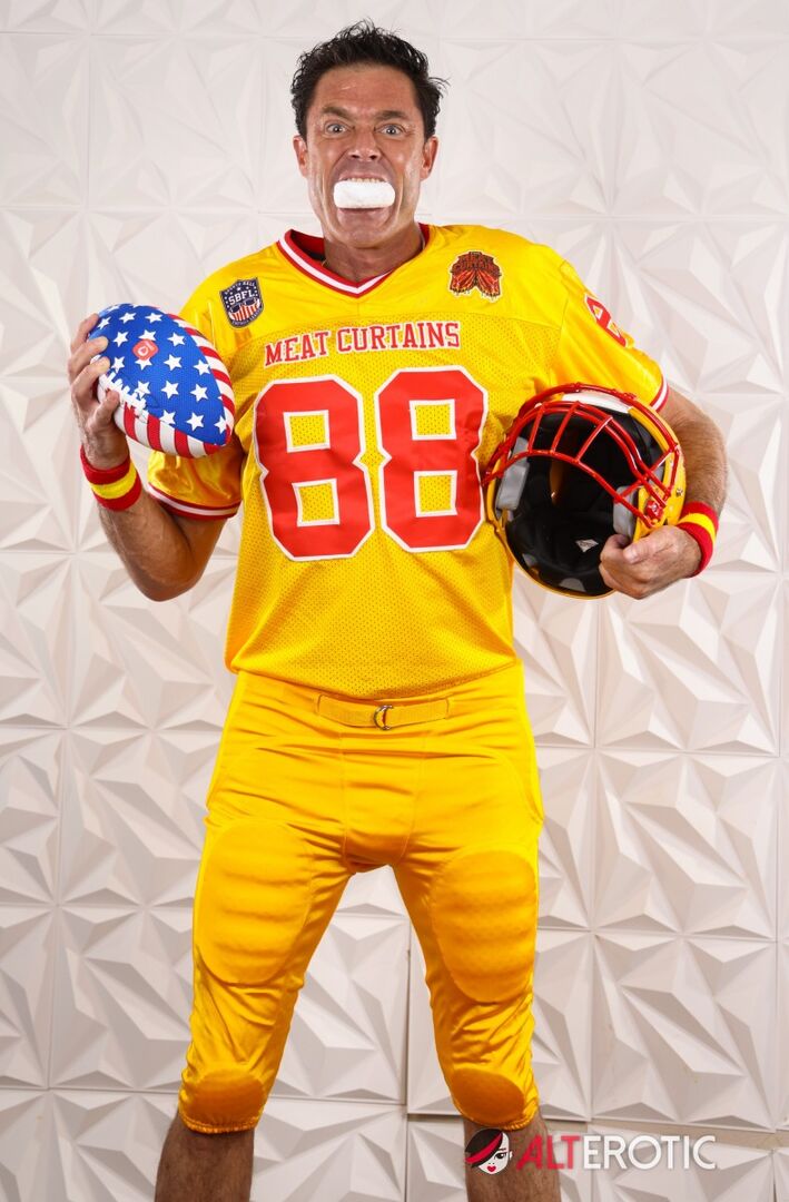 Star Wide Receiver Chris Sterling Seduces The Rival Teams Cheerleader