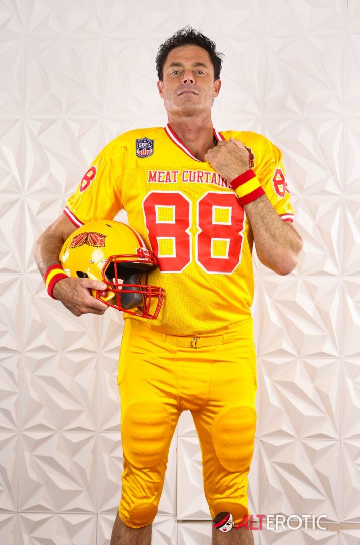 Star Wide Receiver Chris Sterling Seduces The Rival Teams Cheerleader