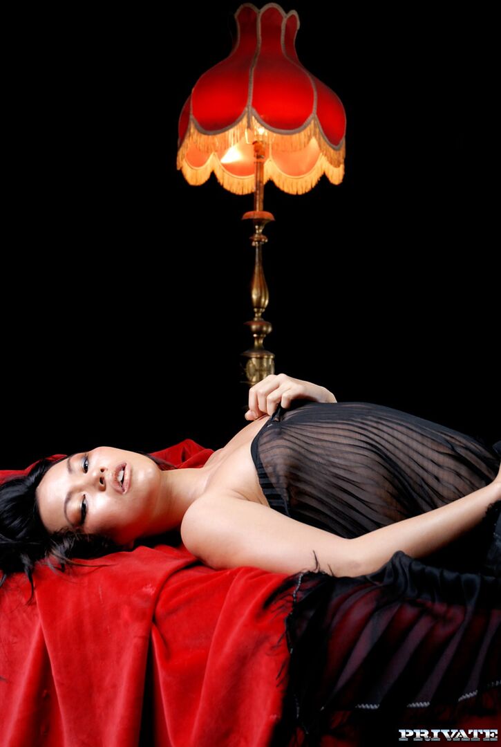 Lady Mai Miercoles and Natalia Zeta Show How to Use a Two Headed Dildo