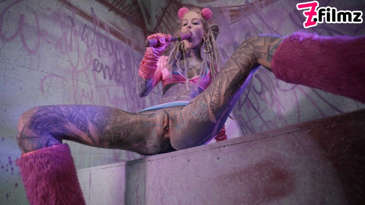 Anuskatzz Skate Park Pussy and Anal Play